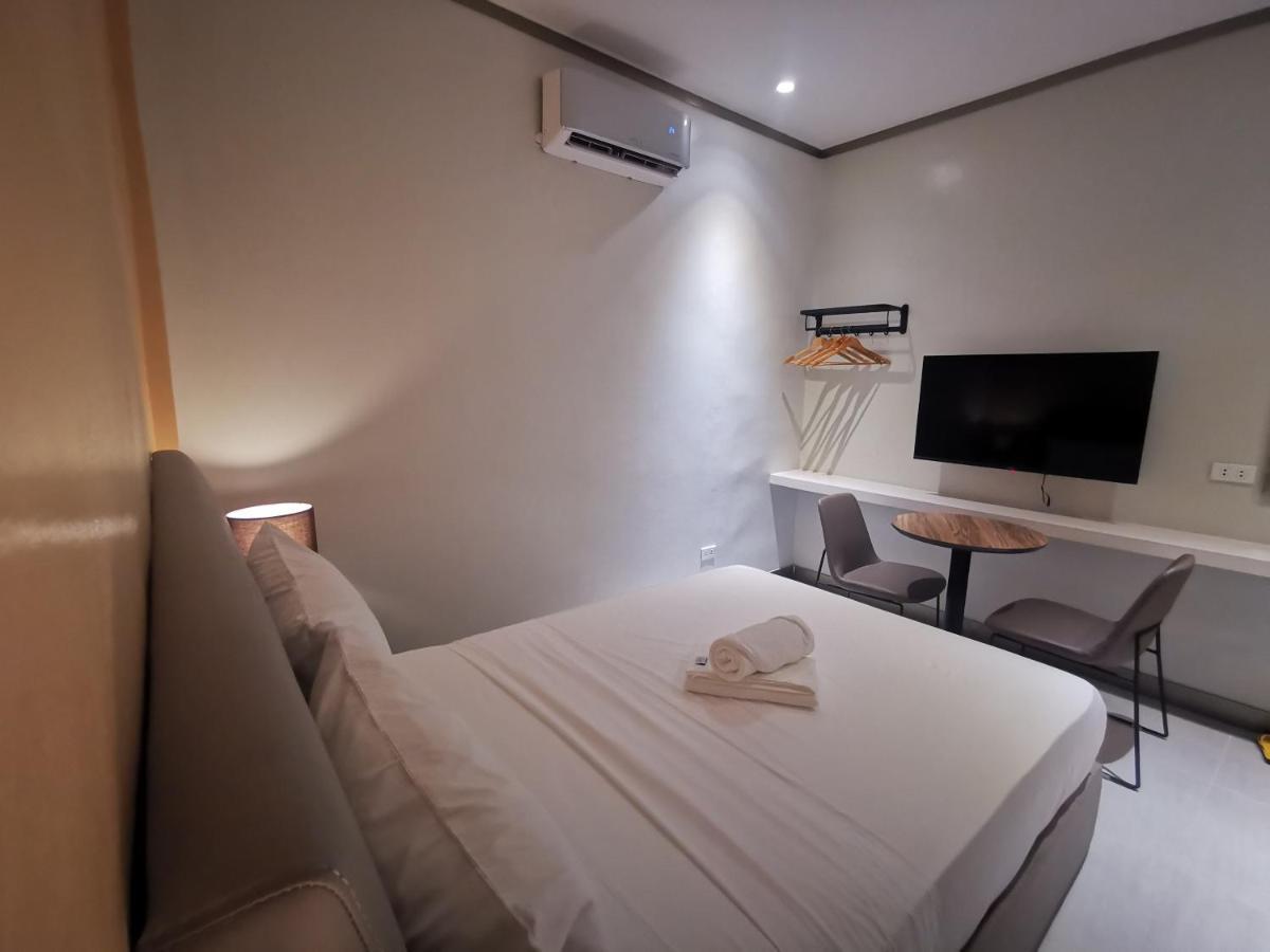 Yes Hotel Imus Cavite Ngoại thất bức ảnh