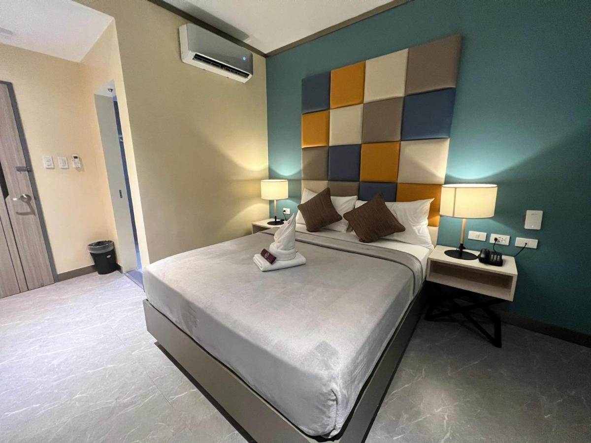 Yes Hotel Imus Cavite Ngoại thất bức ảnh